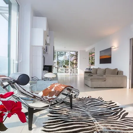 Vila Sleeps 6 Pool *