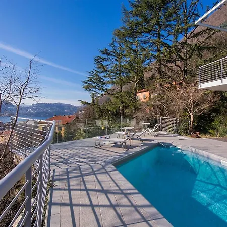 Vila Sleeps 6 Pool
