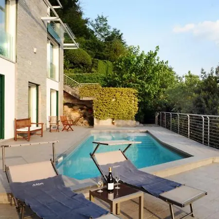 Vila Sleeps 6 Pool *