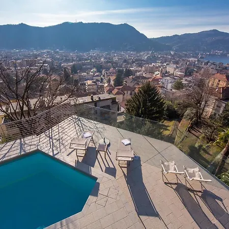 Sleeps 6 Pool Vila Como