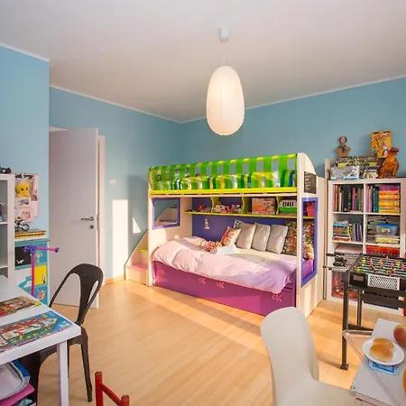 Sleeps 6 Pool