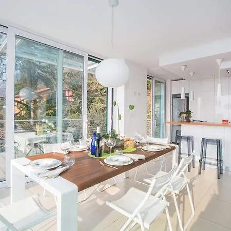 Sleeps 6 Pool